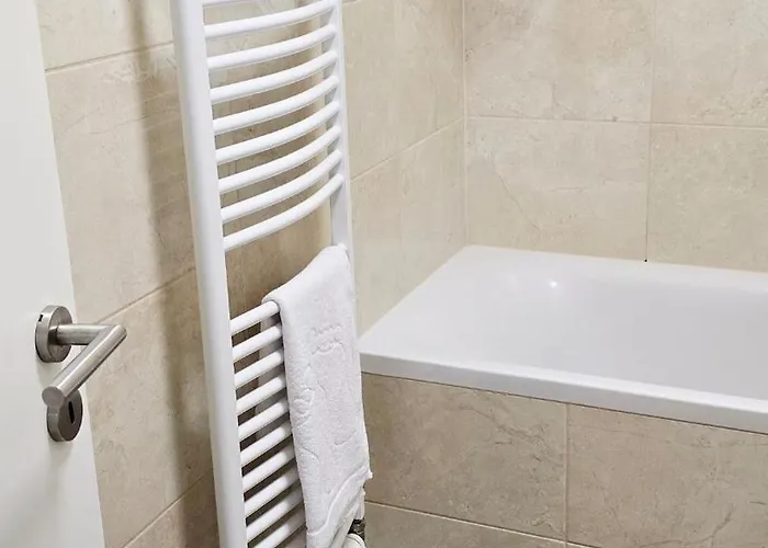 Apartamento In Quiet Location Near The Center Bratislava